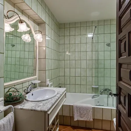 Masia Mimosa Pool House * Darnius